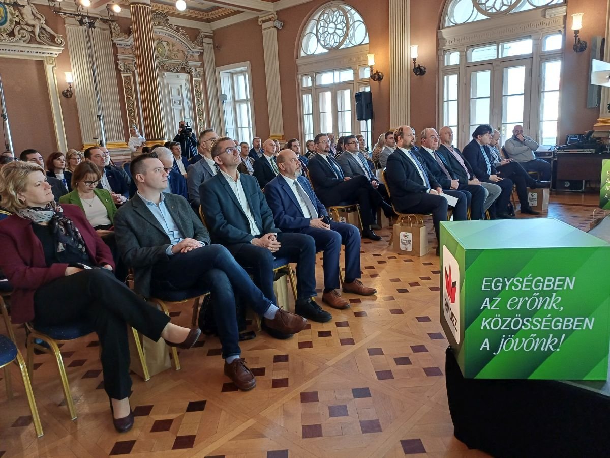 A konferencia címének az RMDSZ-kongresszus jelmondatát kölcsönözték •  Fotó: Pataky Lehel Zsolt