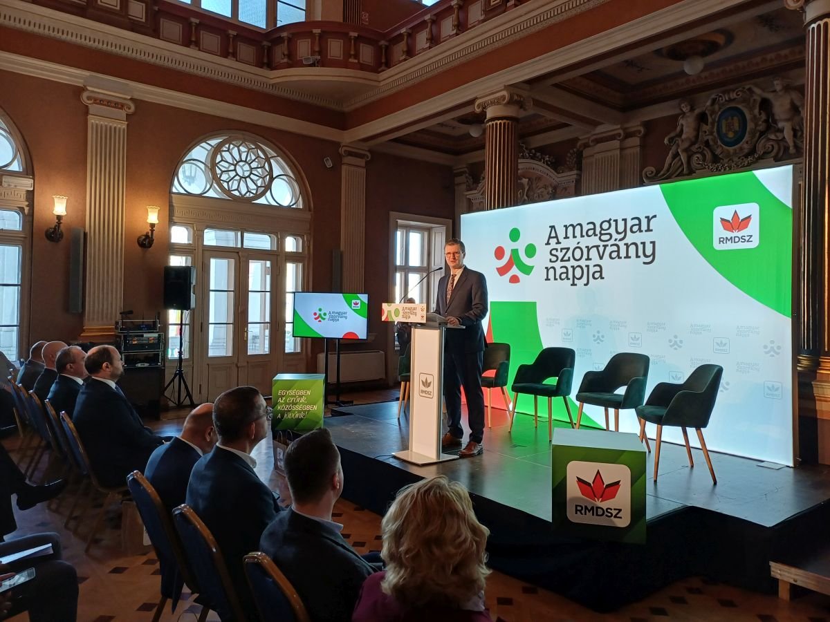 Faragó Péter Arad megyei RMDSZ-elnök köszöntötte a résztvevőket •  Fotó: Pataky Lehel Zsolt