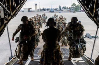 Amerika magunkra hagy?