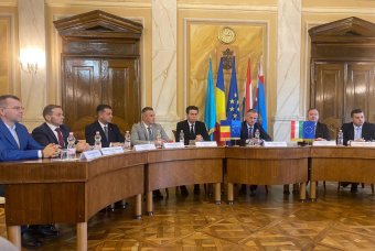 Egységben az erő: aláírták a román–magyar kistérségi társulás alapító okiratait