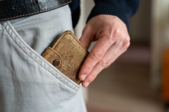 Előléptetés fizetéscsökkentéssel? Az új bértörvény tervezetének abszurditására hívják fel a figyelmet