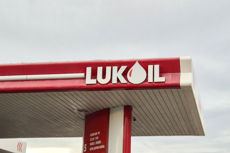 Három vállalat pályázik a Lukoil romániai érdekeltségeinek megvásárlására