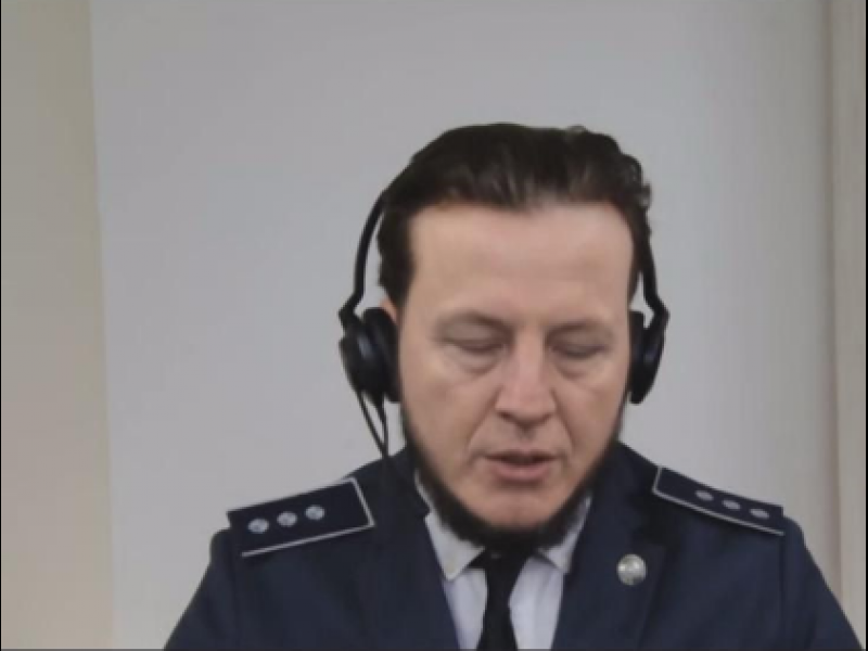 Egy példa a mesterséges intelligencia által generált álrendőrről •  Fotó: Román Rendőrség