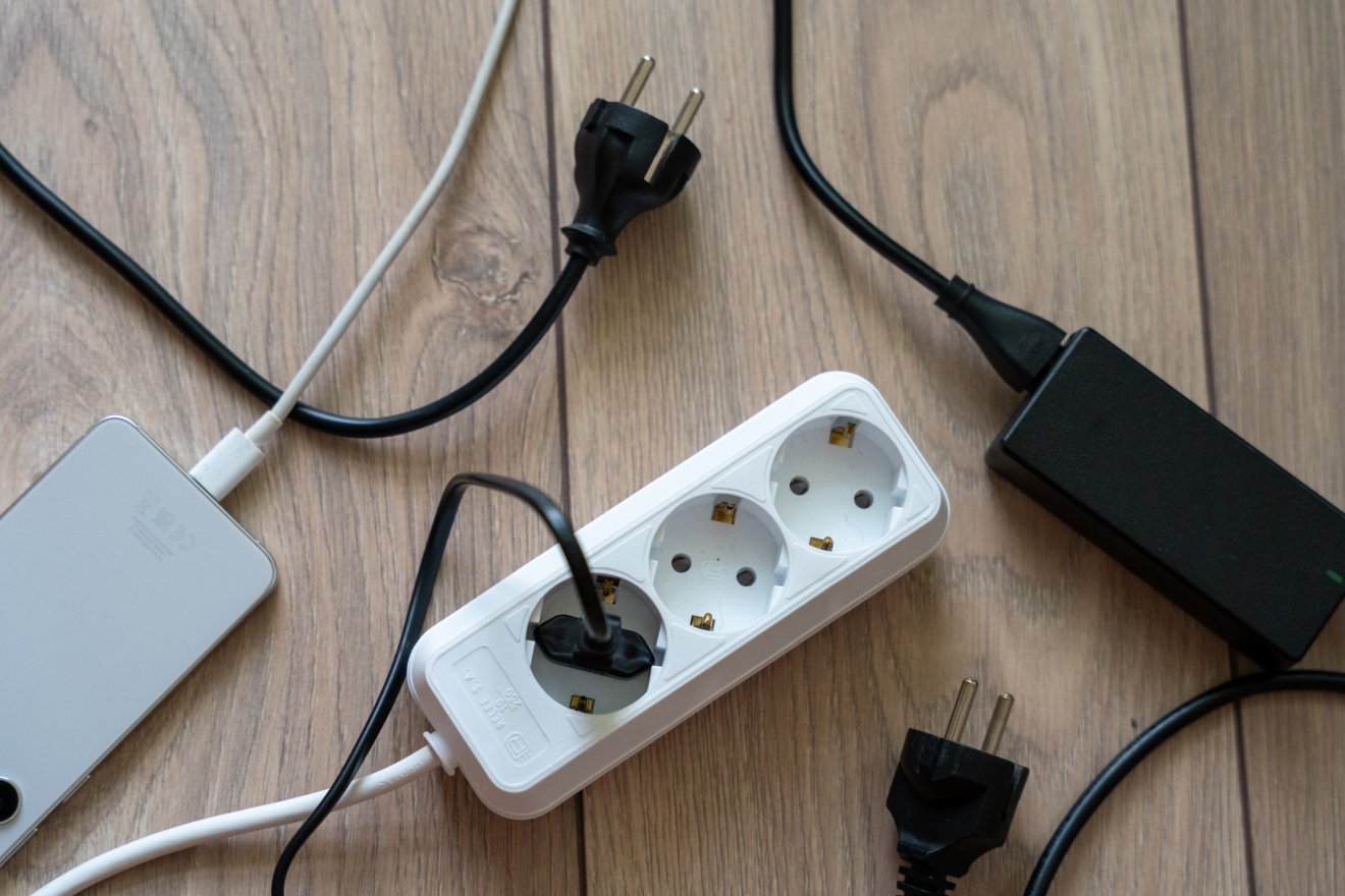 Csillagászati villanyszámlák: különböző trükkökkel próbálnak spórolni az emberek