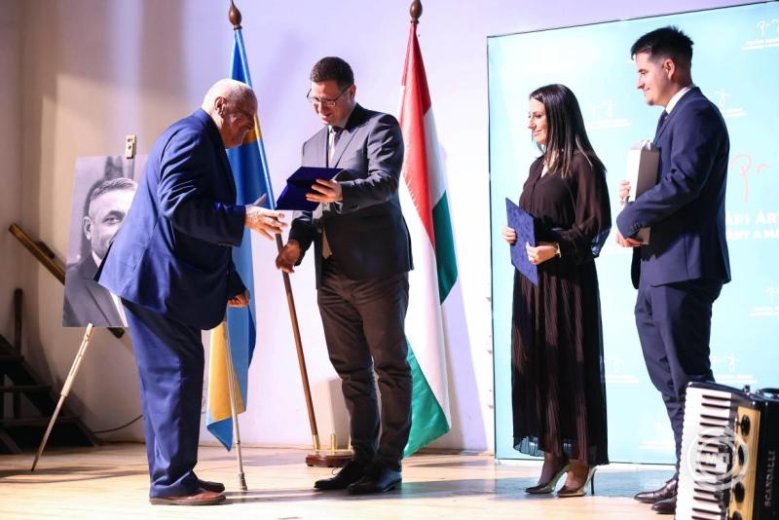 Lászlófy Pál István megkapta a most először átadott Potápi Árpád János-díjat