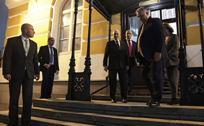 „Az európai józan ész hangja”. Orosz dicséret, német bírálat Orbánnak