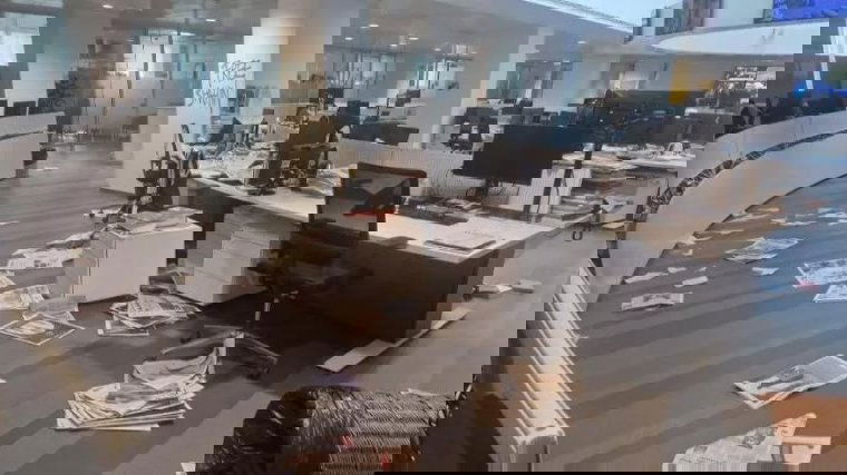 Palesztinbarát tüntetők betörtek a La Stampa napilap szerkesztőségébe