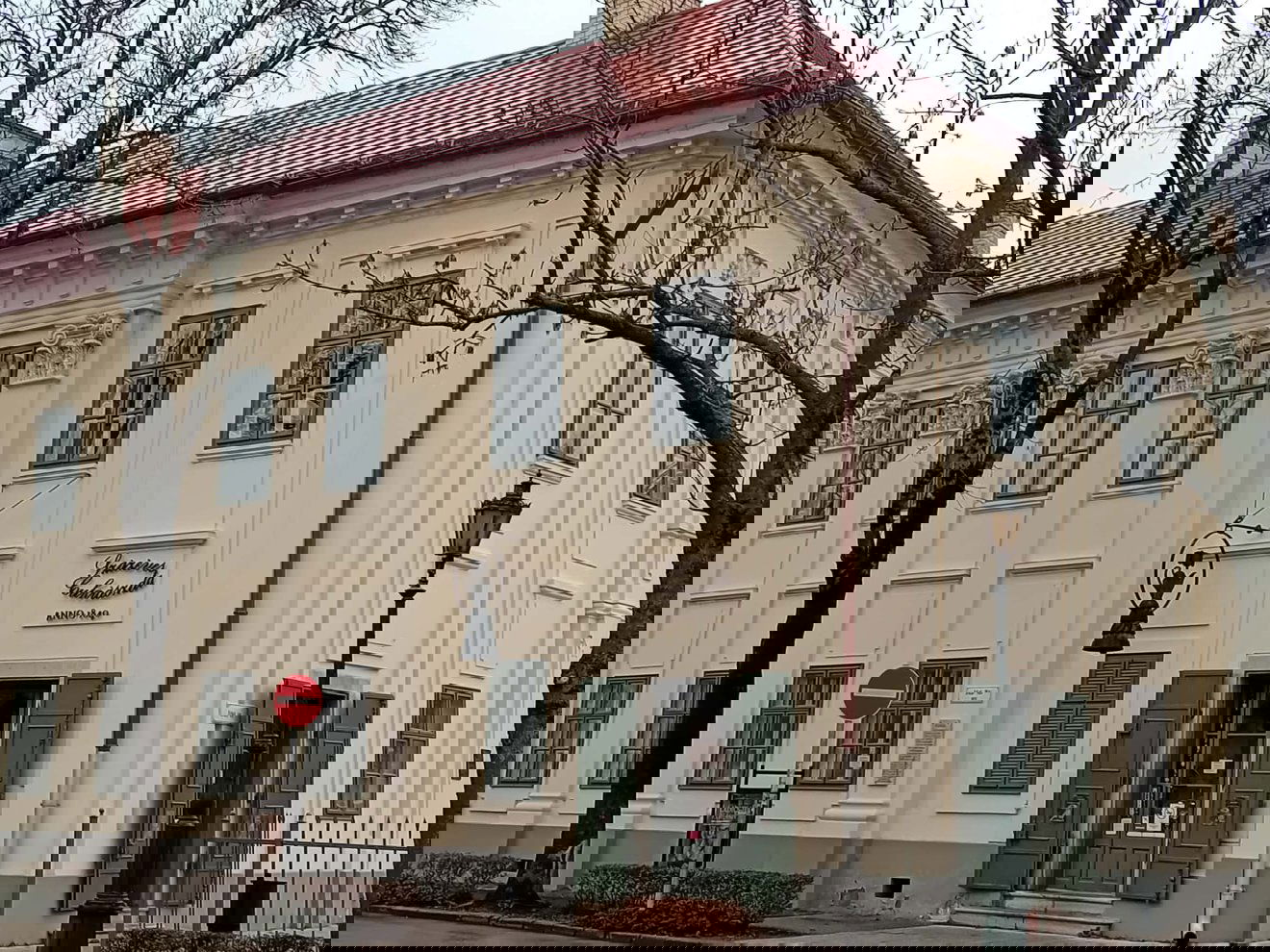 Százéves Cukrászda Gyula