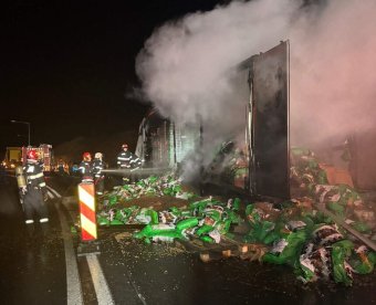 Tűz az autópályán: megfékezték a lángokat Magyarnádasnál