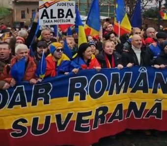 Simion és Georgescu is Gyulafehérváron tölti híveivel a román nemzeti ünnepet