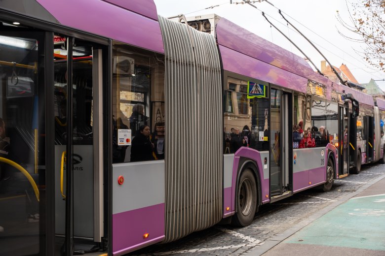 Szemtanúkat keres a rendőrség a kolozsvári buszon történt magyarellenes támadás ügyében