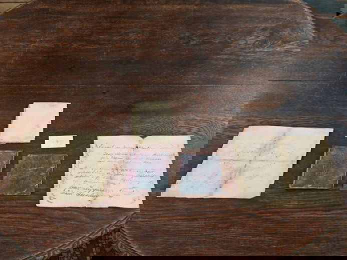 Magyar és német nyelvű emléklapot találtak a vajdahunyadi kastélyt díszítő szobor talpa alatt