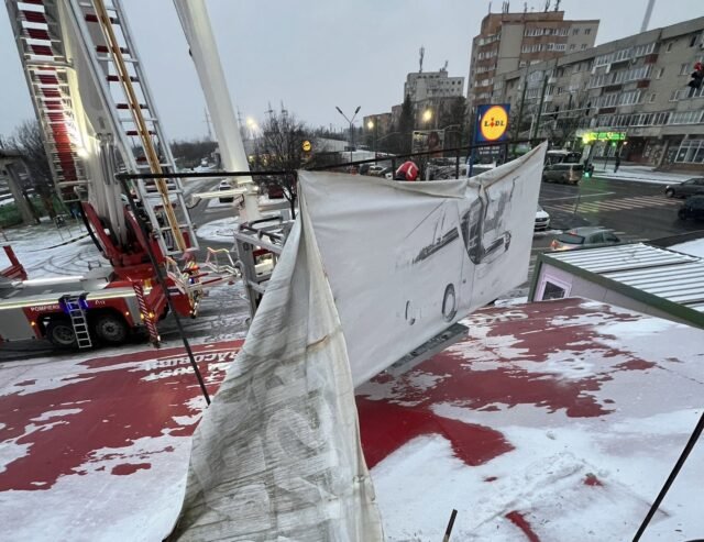 Pusztító szél Brassó megyében: vörös riasztás, súlyos károk