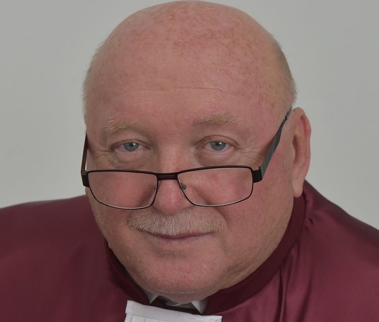 Különleges nyugdíjak: szabadságot vett ki az újabb tárgyalás napjára az egyik alkotmánybíró