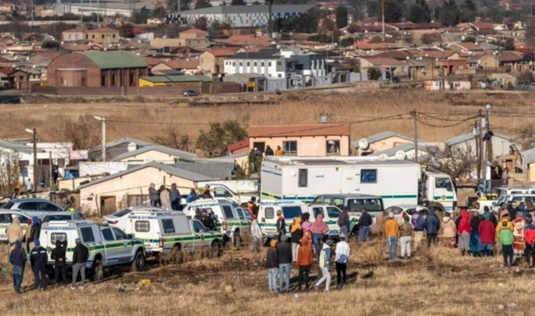 Vérfürdő Johannesburg közelében: tízen meghaltak egy utcai lövöldözésben