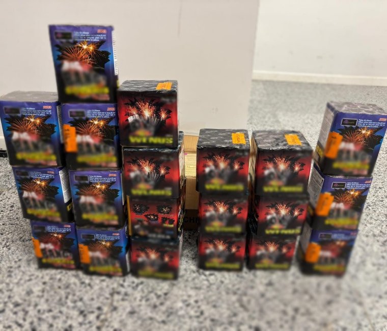 Szilveszter előtt csaptak le a rendőrök: tonnányi pirotechnikai eszközt foglaltak le Kolozsváron