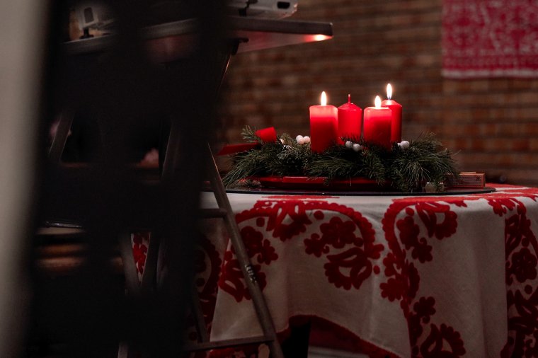 Advent a rohanásban – Lelkipásztorok vallanak a karácsonyra készülő emberről (VIDEÓ)