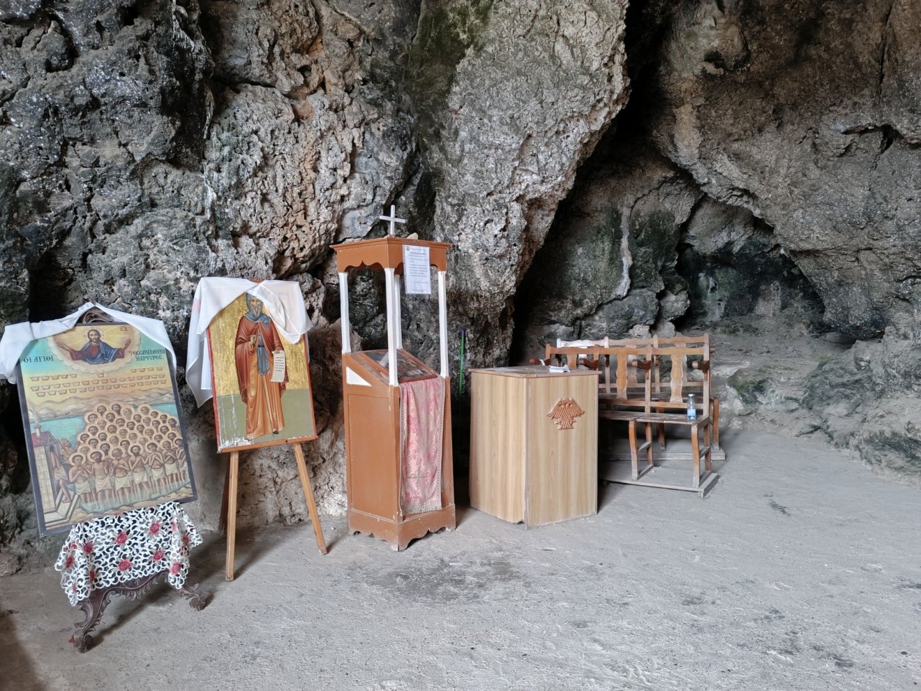 Az ortodoxia intenzíven jelen van a sziget görög oldalán &bullet;  Fotó: Tóth Gödri Iringó