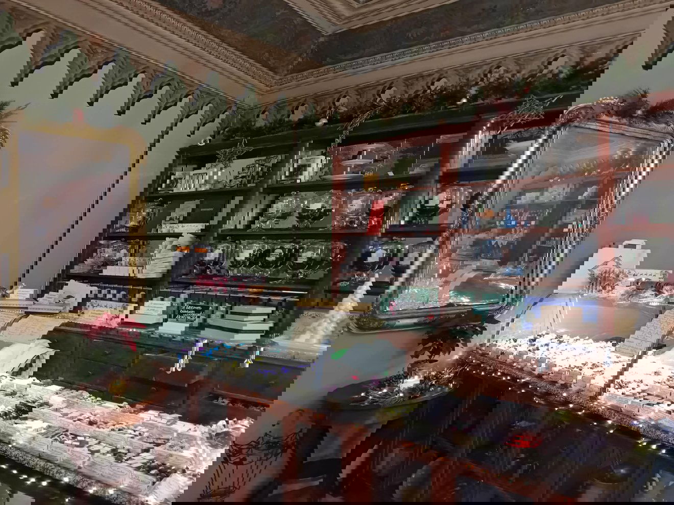 Százéves Cukrászda Gyula