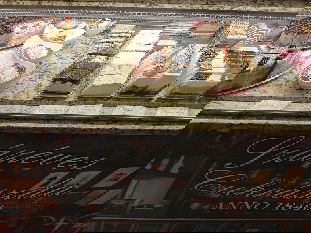 Százéves Cukrászda Gyula