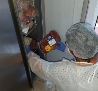 Élelmiszer-biztonsági ellenőrzések: piacokon, üzletekben és benzinkutaknál jártak a hatóság emberei