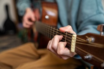 Karácsonyra hangol a kisKÖDMÖN együttes