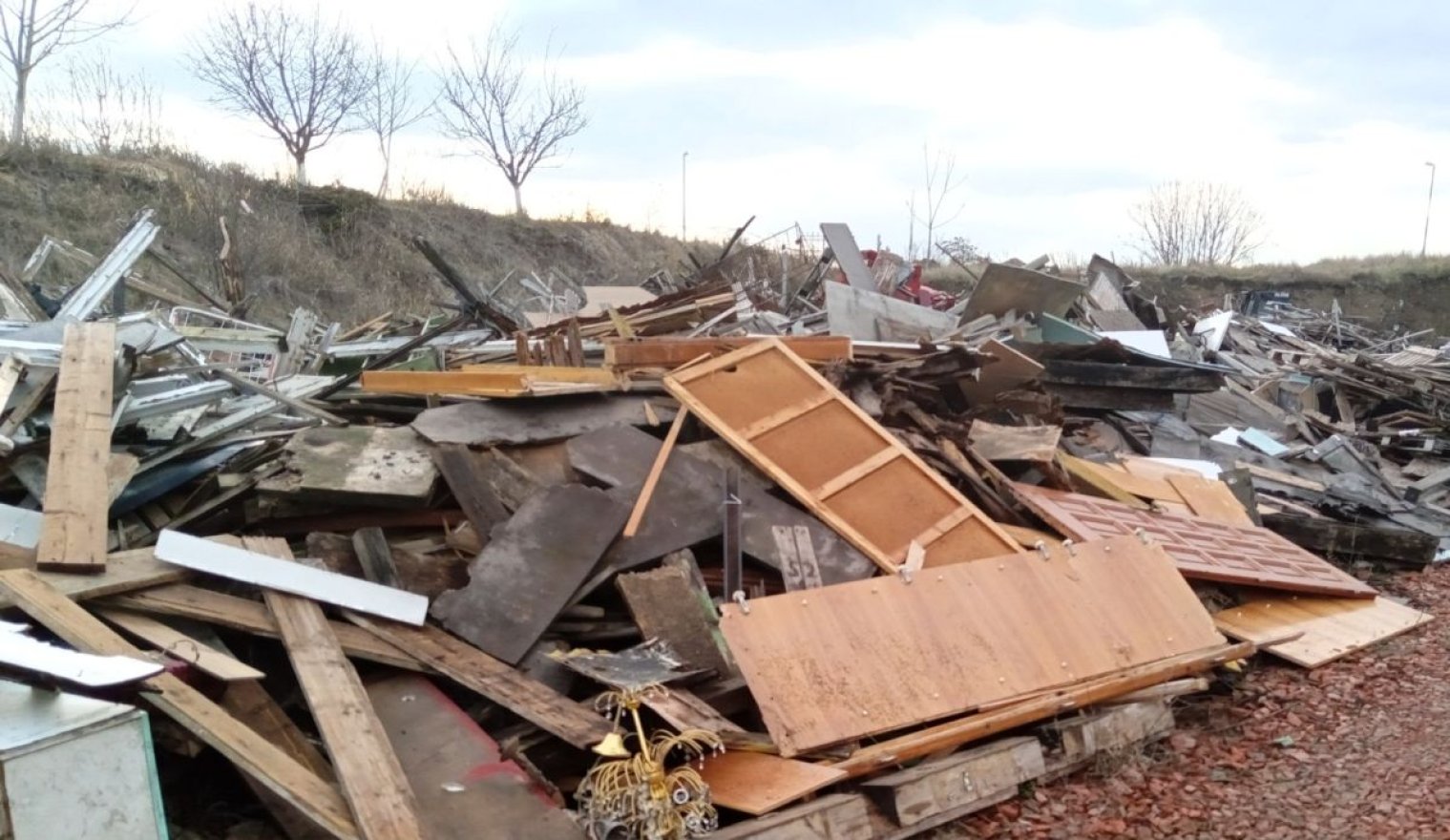 Az Európai Bizottság beperelte Romániát az illegális hulladéktárolók miatt