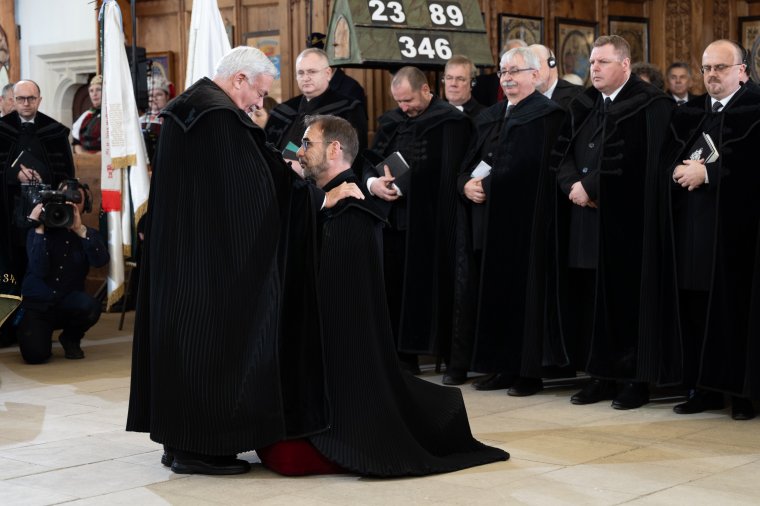 Új püspök, régi küldetés: Kolumbán Vilmos József átvette az Erdélyi Református Egyházkerület vezetését