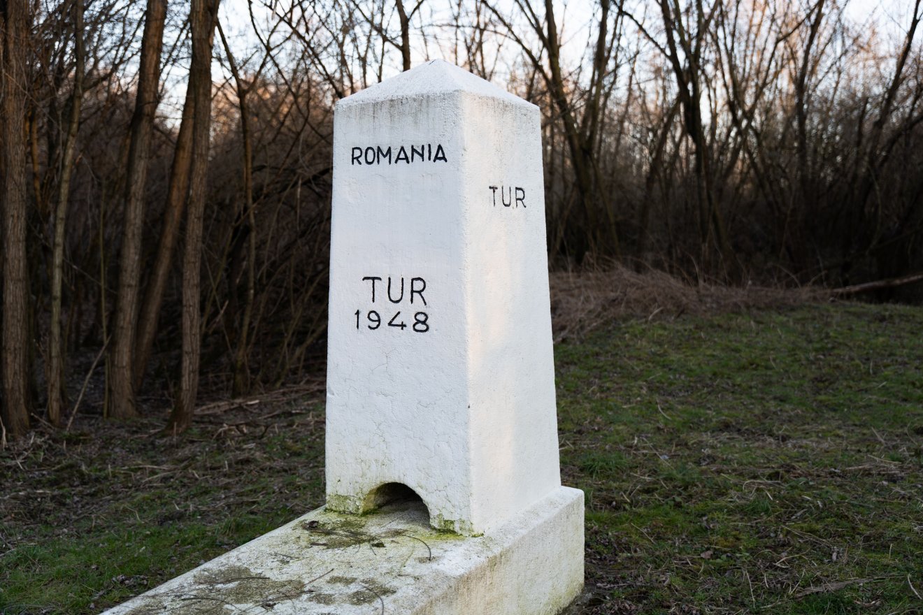 hármashatár