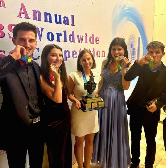 Aranyérmet szerzett a kolozsvári BBTE közgazdász diákcsapata Kínában