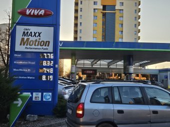 Gyors egymásutánban négyszer csökkentek az üzemanyagárak