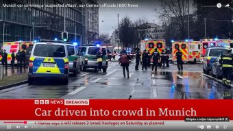 Afgán férfi hajtott emberek közé autóval München belvárosában