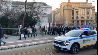 Tüntetés Pozsonyban a magyarokat ért késes támadás miatt