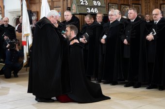 Új püspök, régi küldetés: Kolumbán Vilmos József átvette az Erdélyi Református Egyházkerület vezetését