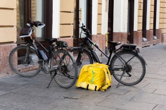 Vádat emeltek a bangladesi vendégmunkást bántalmazó férfi ellen