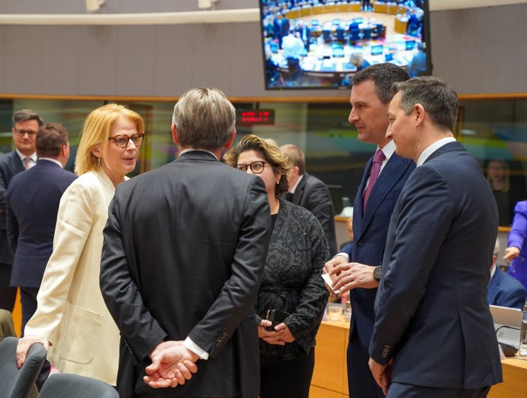 Négy év helyett hét éve lesz Romániának helyrehozni a költségvetési hiányt