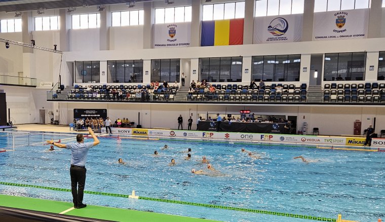 Rátámadtak a női játékvezetőre a szülők a bukaresti vízilabdatornán