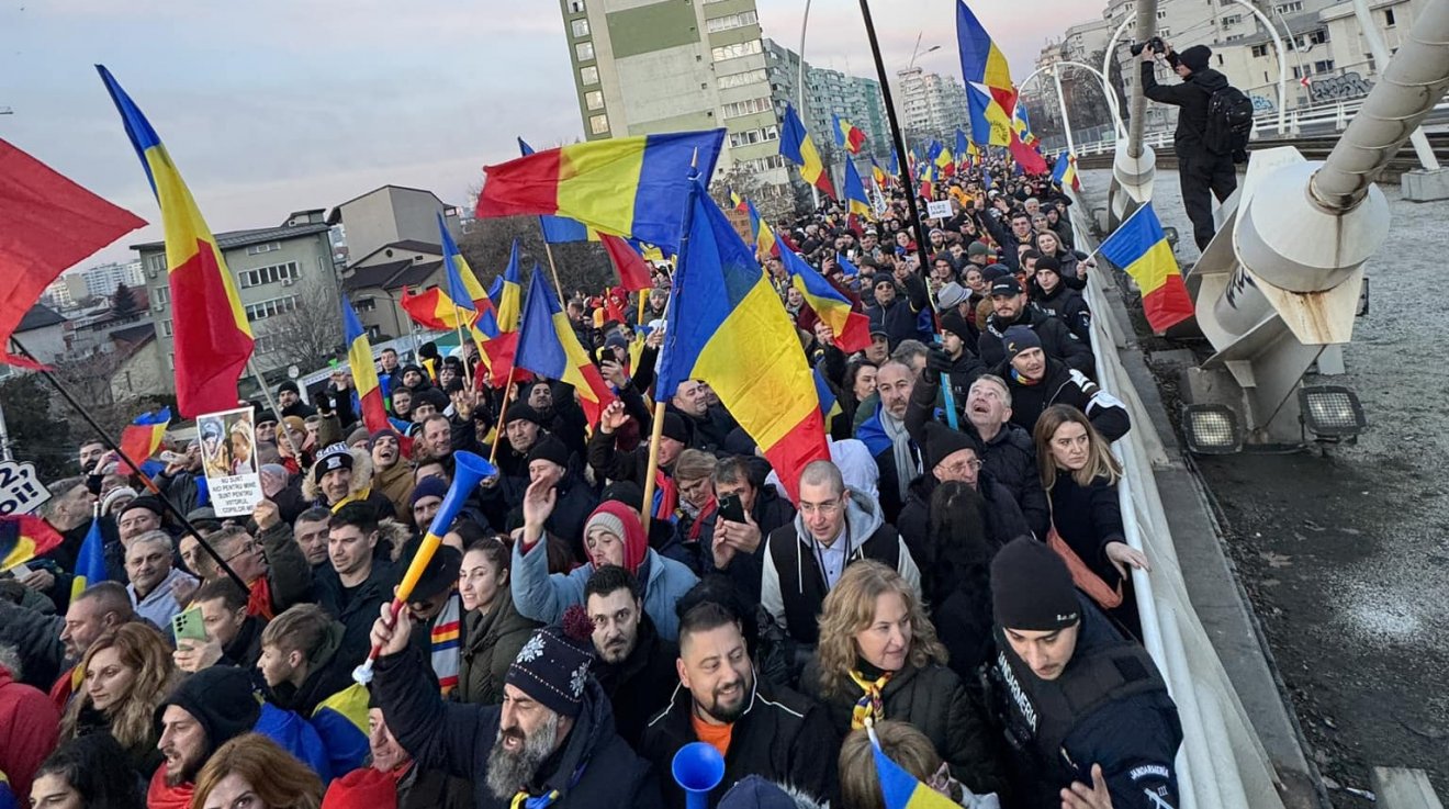 „A szabad választásokért”. George Simion AUR-vezér bejelentése szerint folytatják a tiltakozásokat