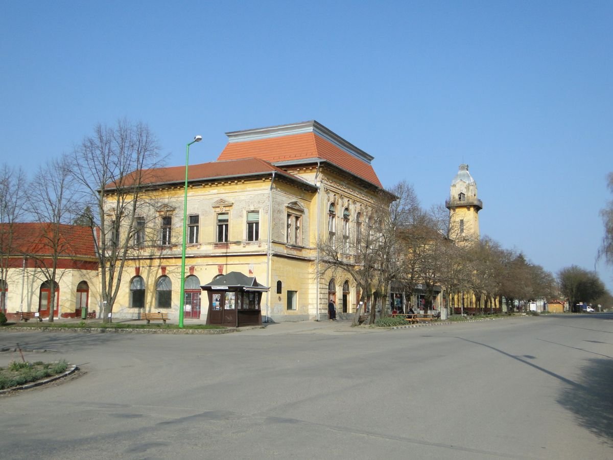 ingatlanárak