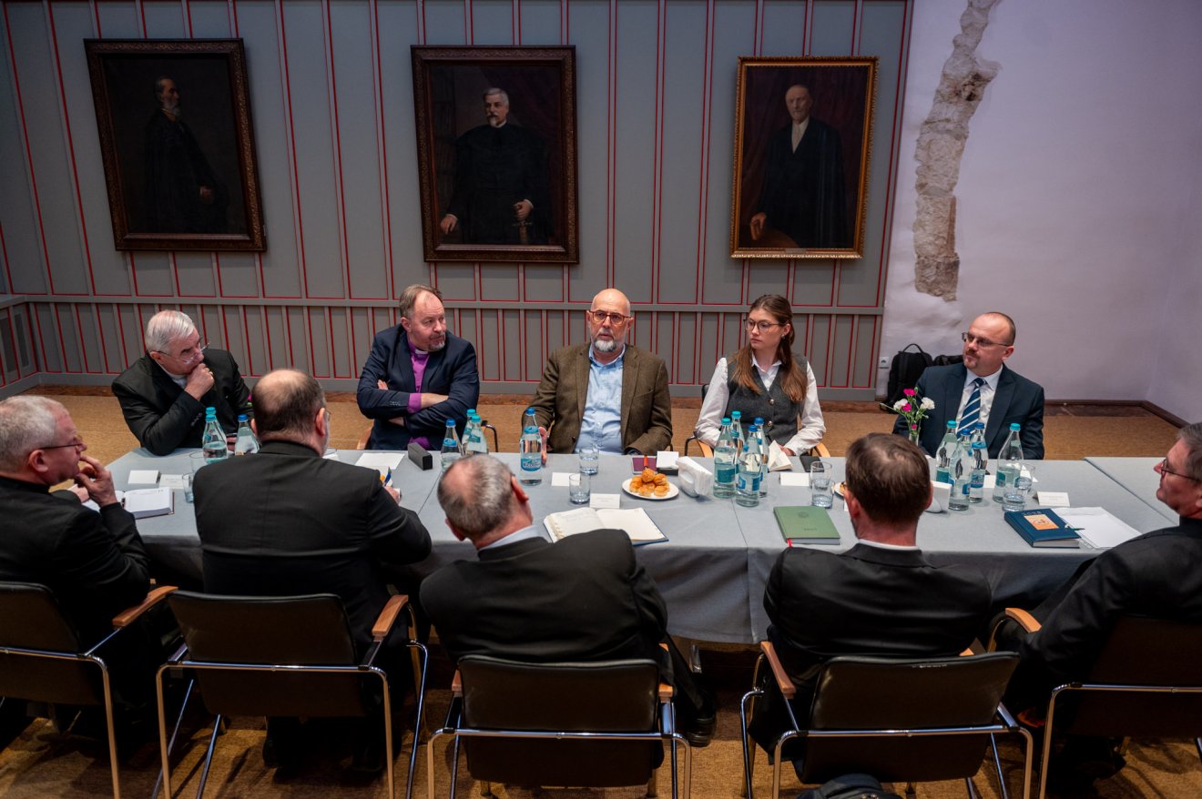 Kovács István, Kelemen Hunor, Kolumbán Vilmos, az Erdélyi Történelmi Egyházak főpásztorainak tanácskozása