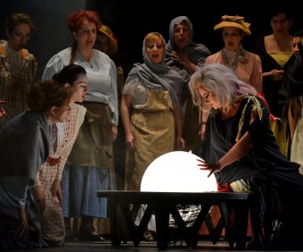 Álarcosbál – Ascher Tamás rendezése újra a Kolozsvári Magyar Opera színpadán