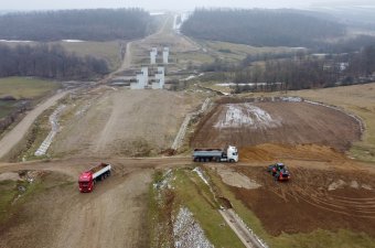 Megkezdődtek a munkálatok az észak-erdélyi autópálya egyik szakaszán