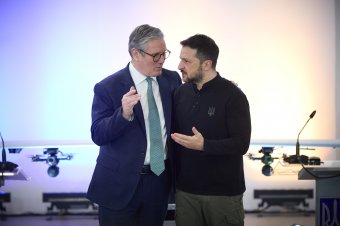 Brit miniszterelnök: Ukrajna előtt nyitva kell hagyni a NATO-csatlakozás lehetőségét