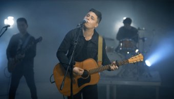 Új dallal és videóklippel indítja az évet a NÉKED