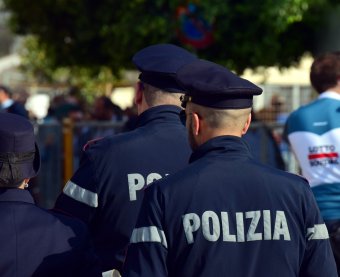 Olasz és bevándorló fiatalok csaptak össze a rendőrökkel Rómában és Milánóban