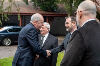 Sulyok Tamás államfő részt vesz az új erdélyi református püspök felszentelésén