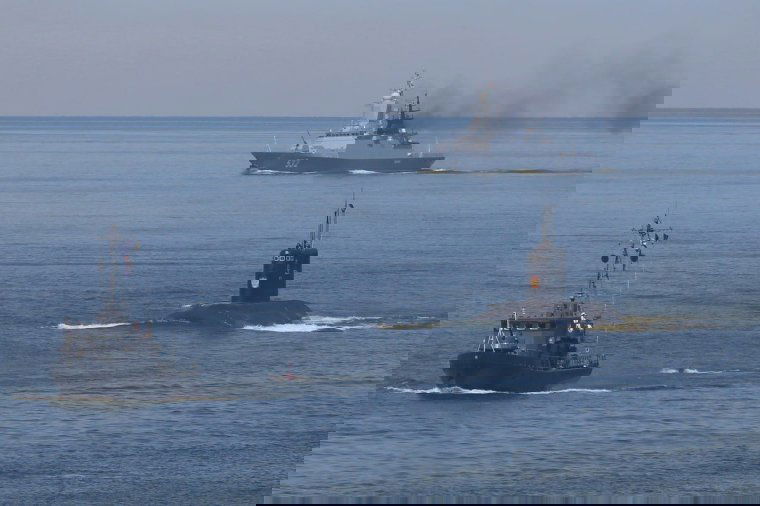 Orosz felségjelű tankerhajót fogtak el az amerikaiak, Moszkva tengeralattjárót küldött a védelmére