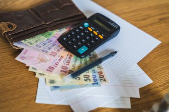 Csak a saját gazdaságélénkítő javaslataik elfogadása mellett támogatja a PSD a kormány költségcsökkentő tervezetét