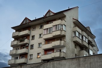 OECD: Romániának növelnie kellene az ingatlanadókat