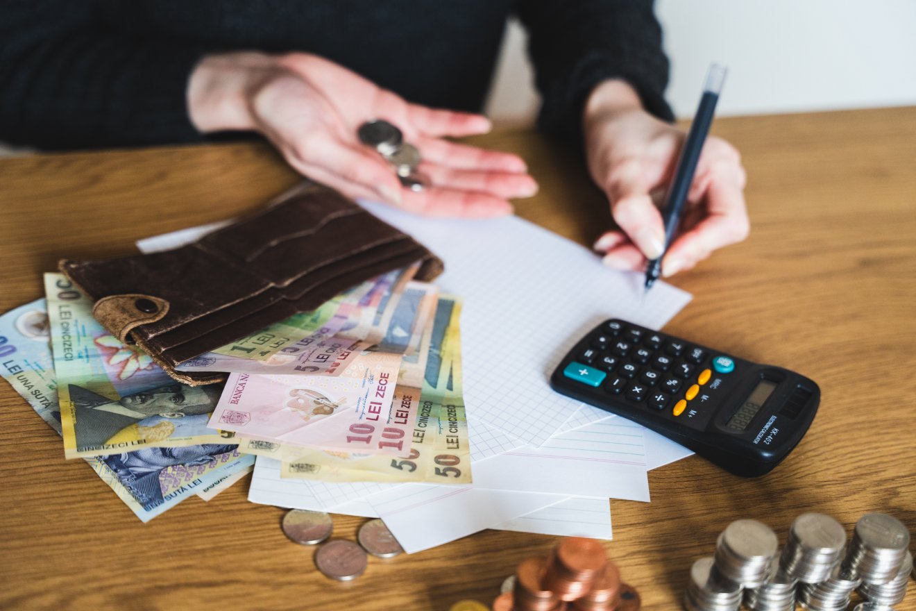 Borúlátók az elemzők, egyelőre velünk marad a magas inflációs ráta